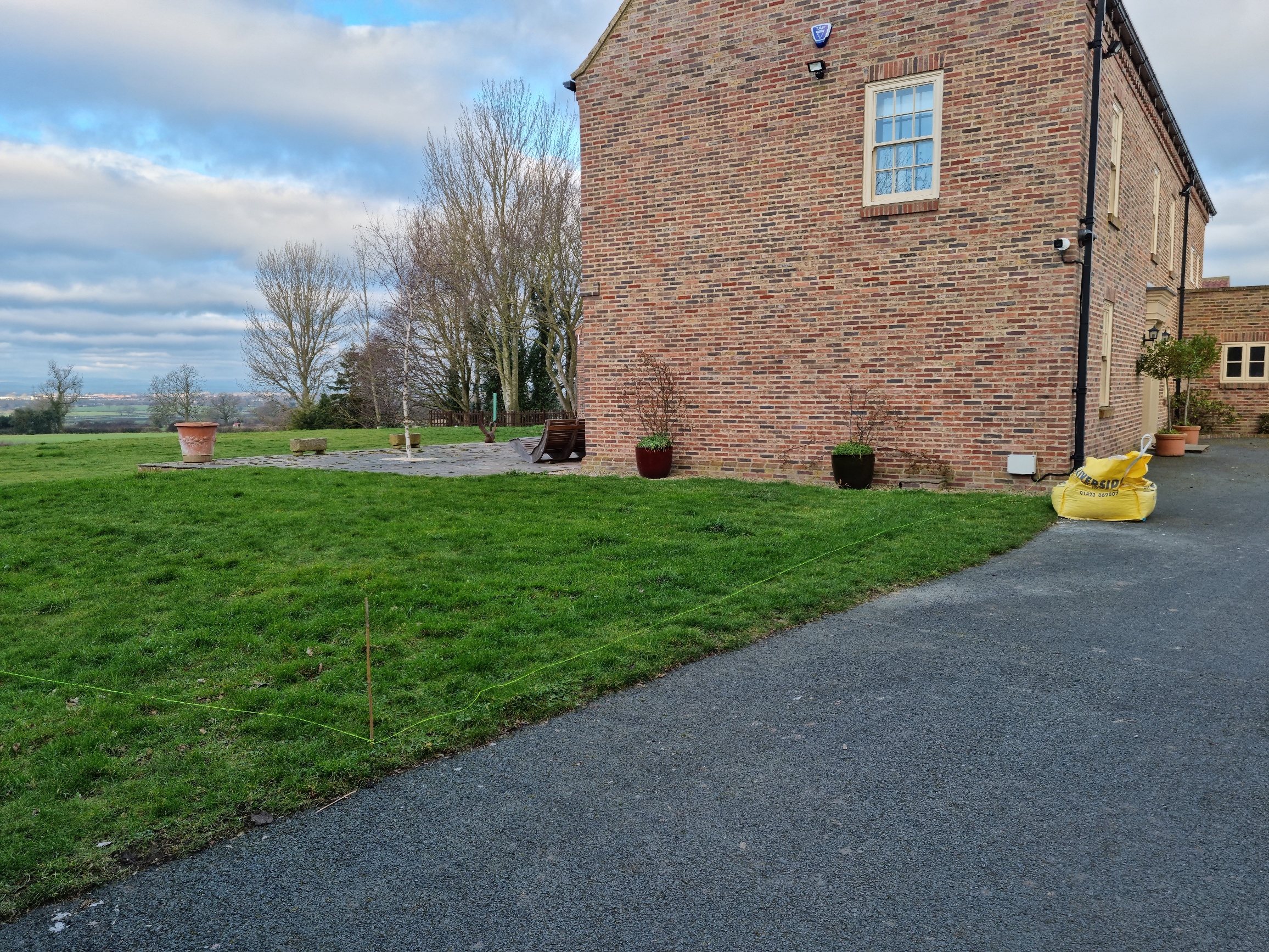 Exposed area in need of hedging for privacy and security